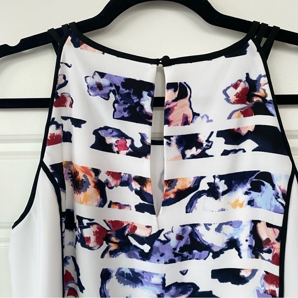 WHITE HOUSE BLACK MARKET | floral blouse - Picture 7 of 11